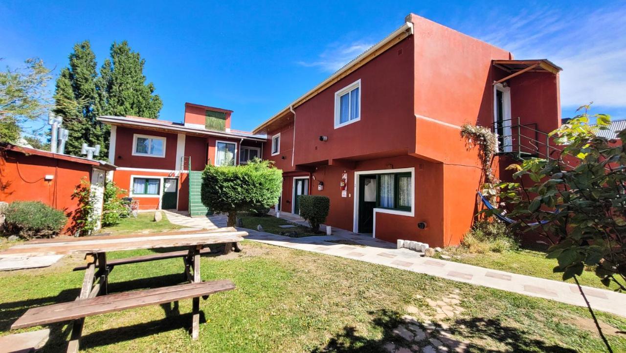 Отель Amancay Hostal Patagonico Эль-Калафате Экстерьер фото