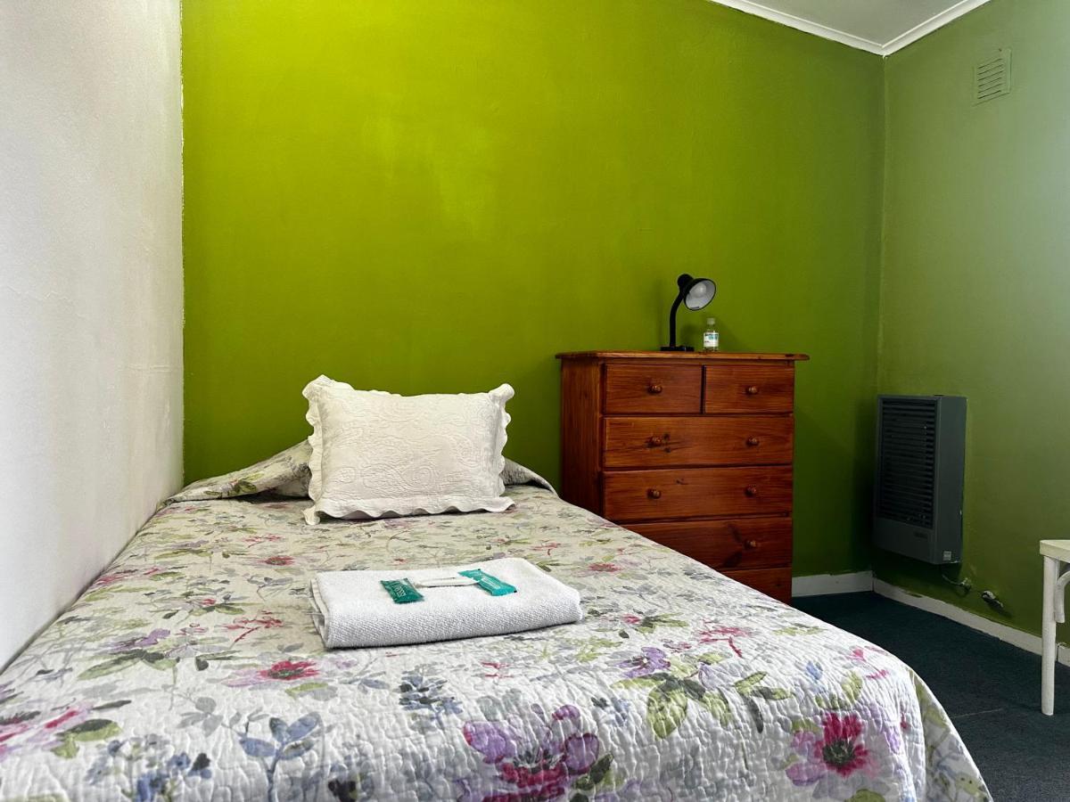 Отель Amancay Hostal Patagonico Эль-Калафате Экстерьер фото